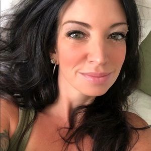 Meet your Posher, Dana